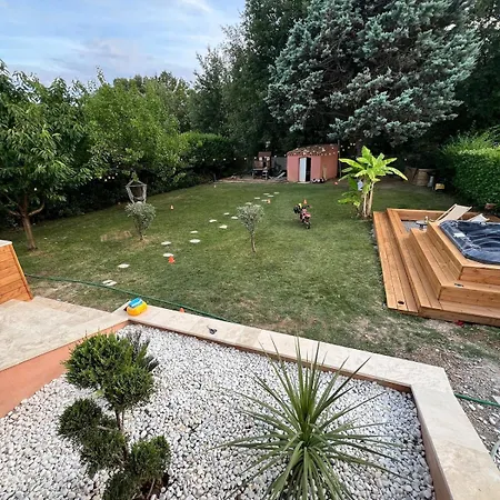 Escapade En Provence Maison Avec Jacuzzi Villeneuve (Alpes-de-Haute-Provence)